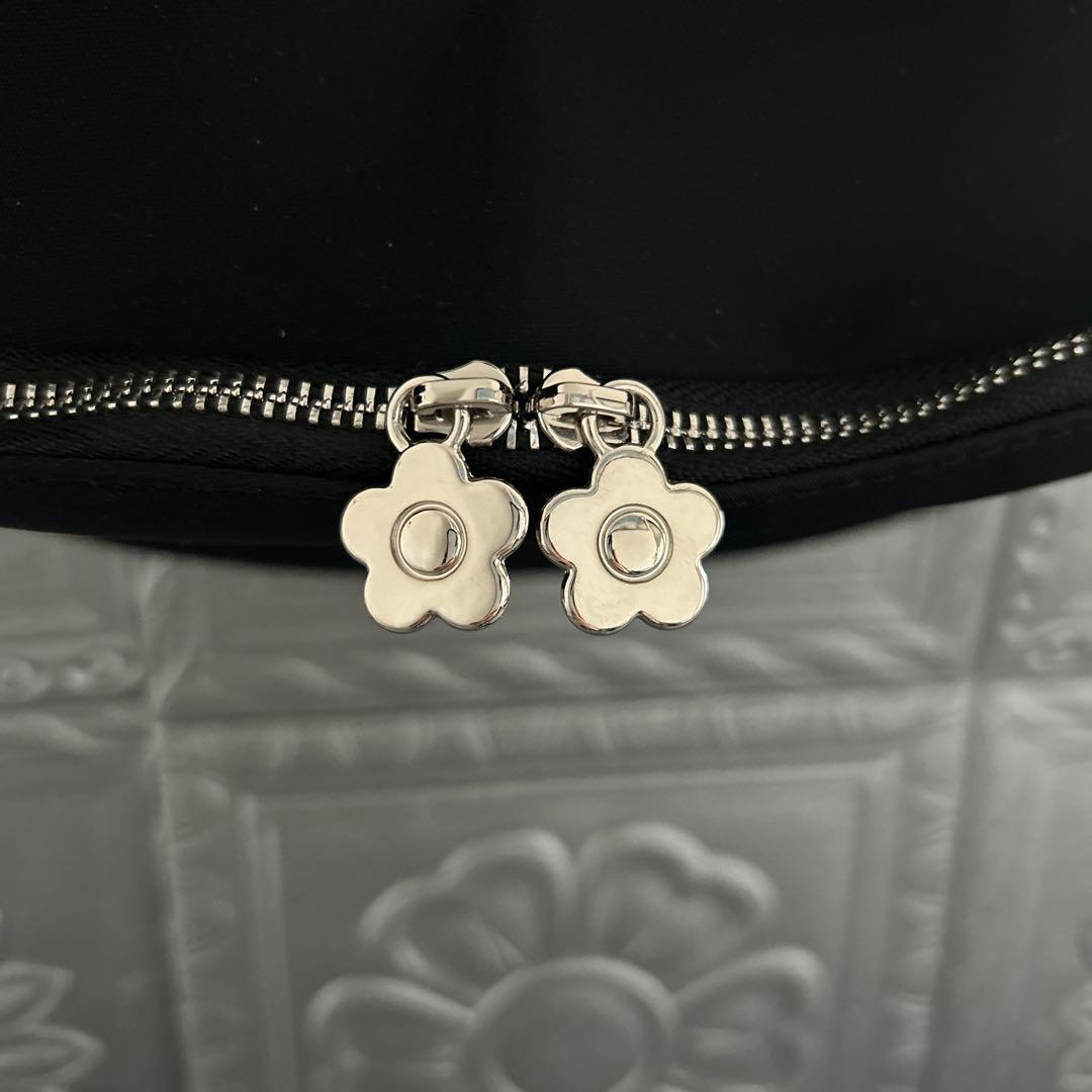 マリークワント ボディバッグ ウエストバッグ デイジー ブラック