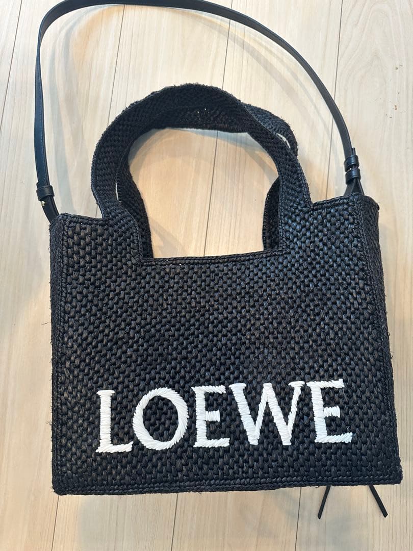LOEWE ブラック かごバッグ