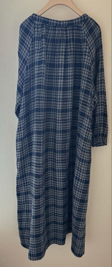 45R ふわふわ二重織のシャーリングドレス（インディゴ）　2025 AW