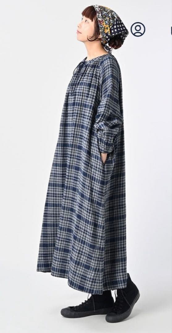 45R ふわふわ二重織のシャーリングドレス（インディゴ）　2025 AW