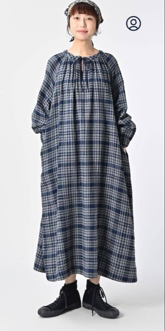 45R ふわふわ二重織のシャーリングドレス（インディゴ）　2025 AW