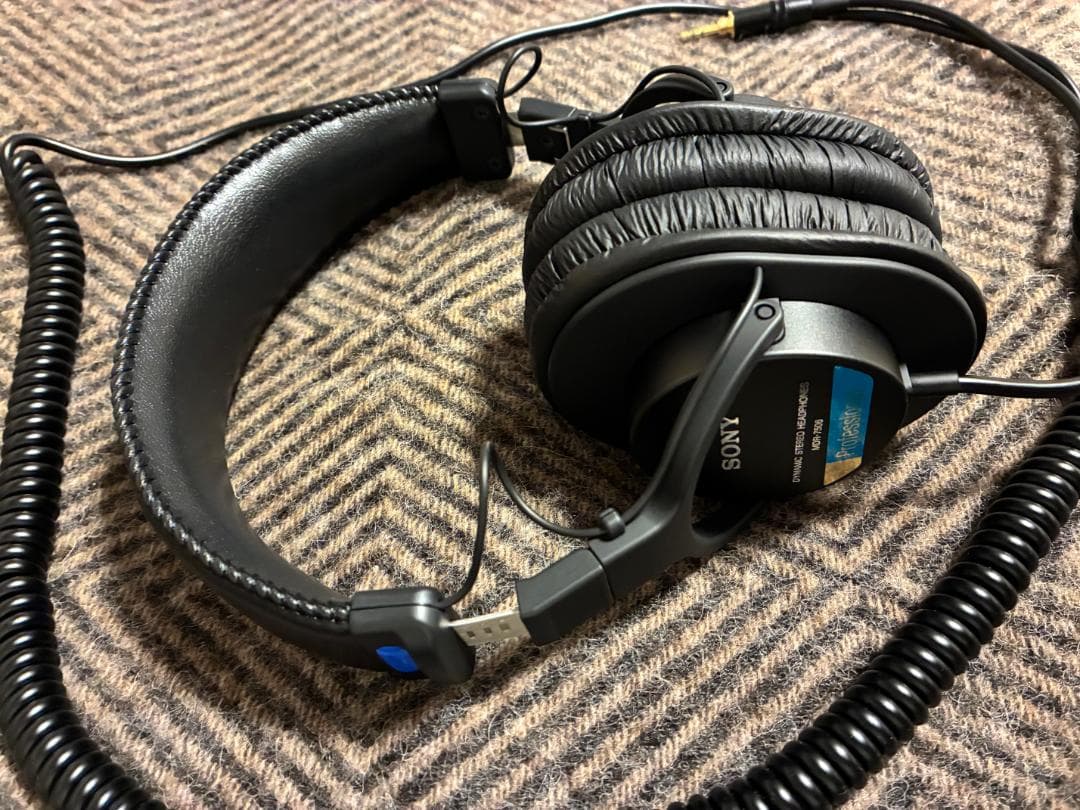 SONY ( ソニー ) / MDR-7506 定番スタジオモニターヘッドホン