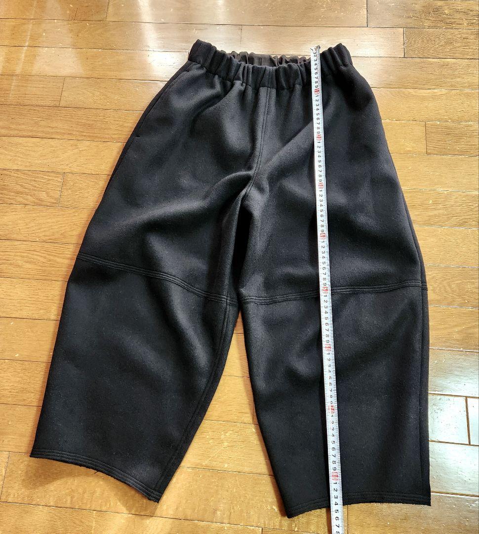 ラムネバルーンパンツ　圧縮ウール黒