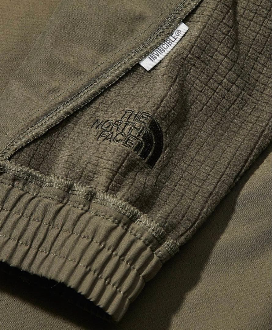 は*と様 INVINCIBLE x THE NORTH FACE CREWNEC