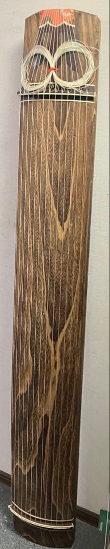 さ　13弦お琴です。並甲、すだれ彫り 琴柱他一式付き