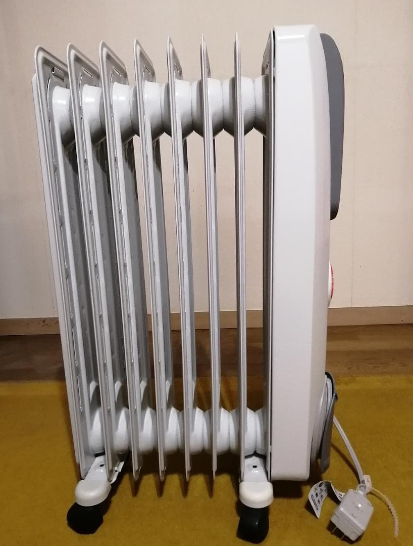 デロンギ・オイルヒーター(H770812EFS)