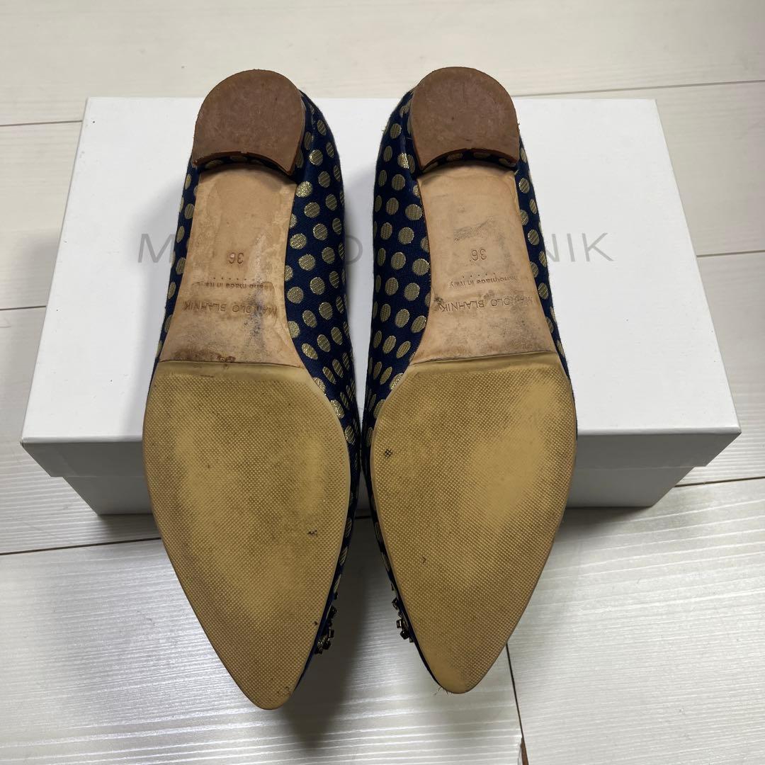 Manolo Blahnik ハンギシ 36 ネイビー ドット