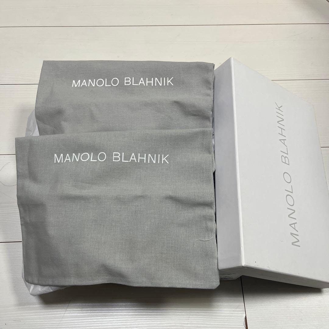 Manolo Blahnik ハンギシ 36 ネイビー ドット