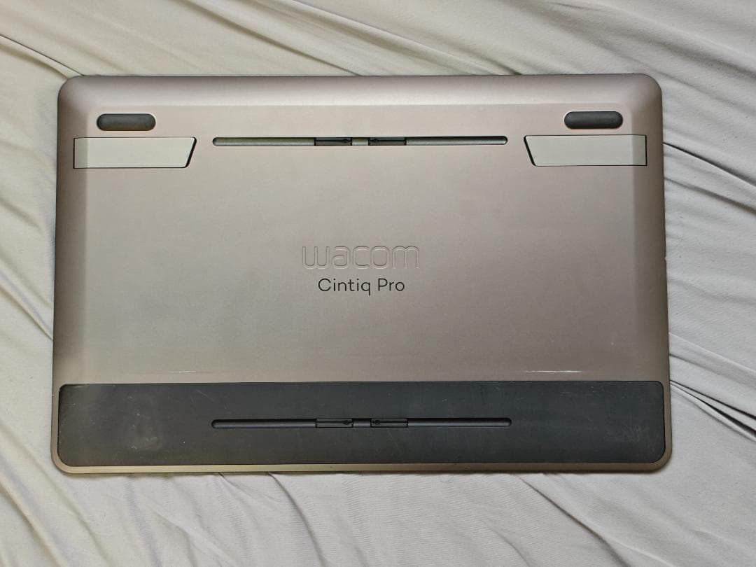 Wacom Cintiq Pro 13 DTH-1320　ワコム　液タブ