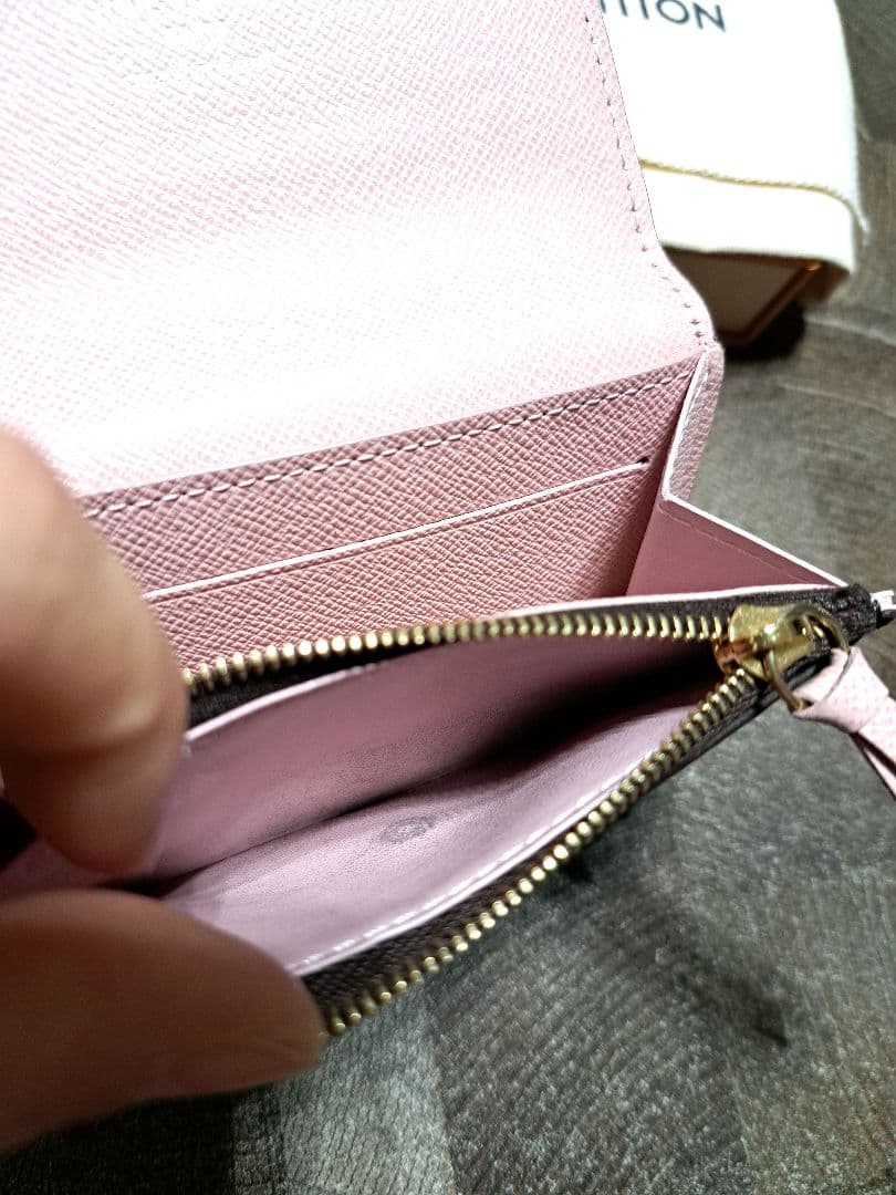 ルイヴィトン　ポルトモネロザリ　ケース