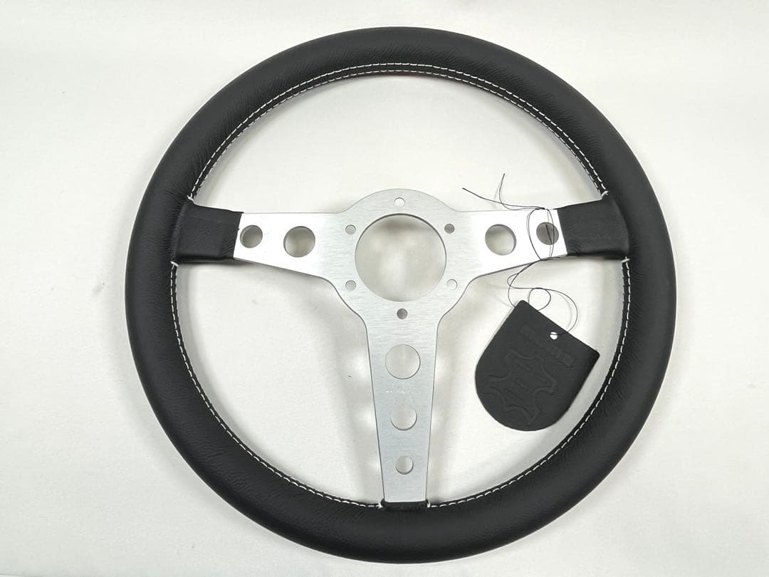 正規品新品 MOMO PROTOTIPO 350mm プロトタイプ P-2