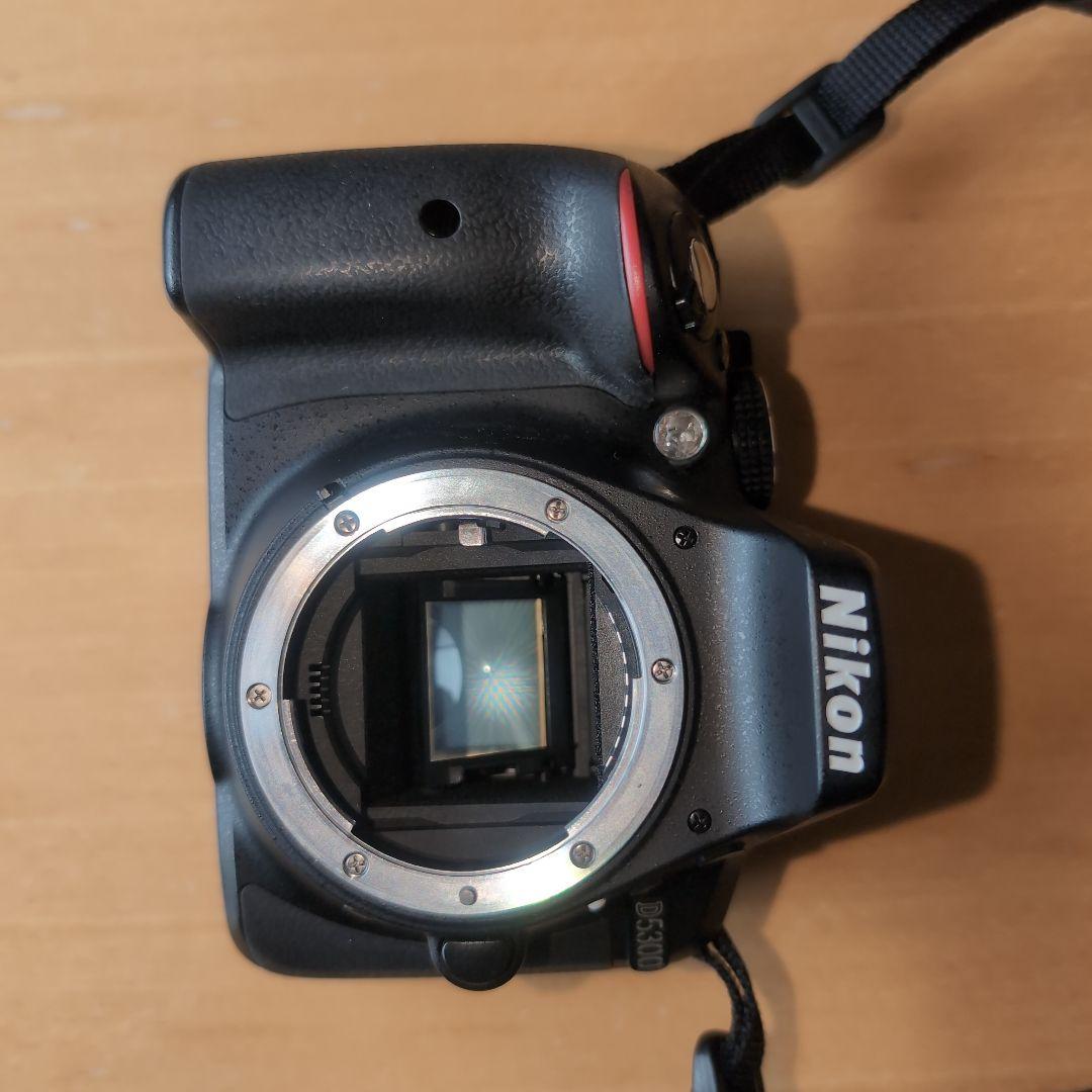 Nikon D5300 と18-140mm ズームレンズのセット