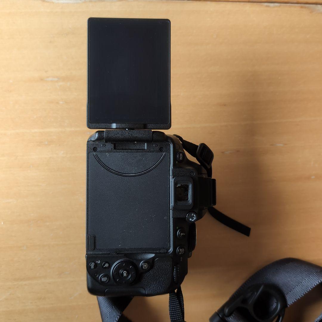 Nikon D5300 と18-140mm ズームレンズのセット