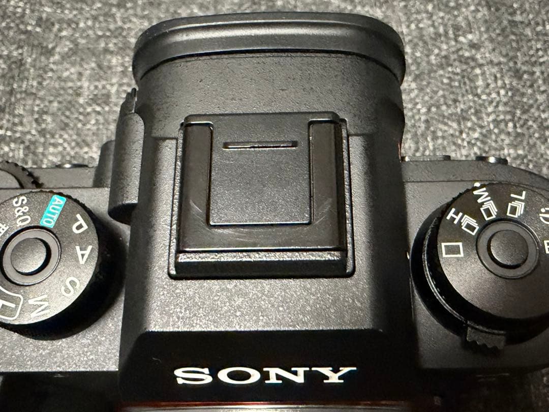 ソニー Sony α9（ILCE-9) ミラーレスカメラ SDカード付き