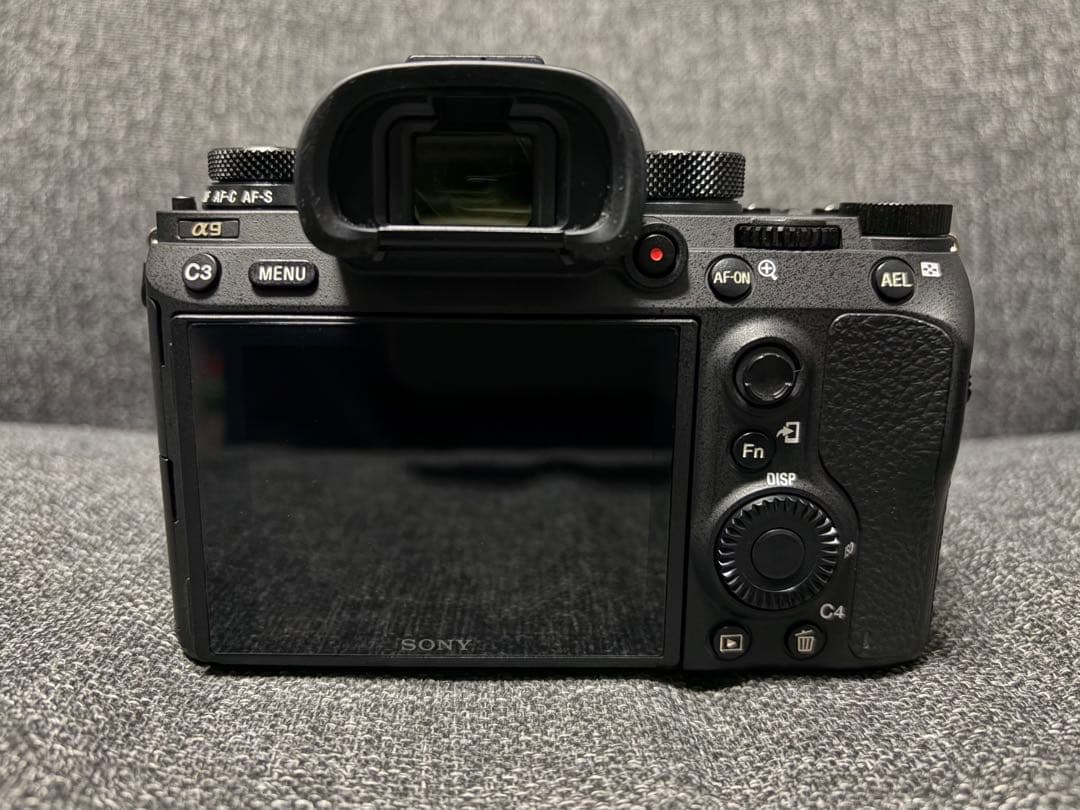 ソニー Sony α9（ILCE-9) ミラーレスカメラ SDカード付き