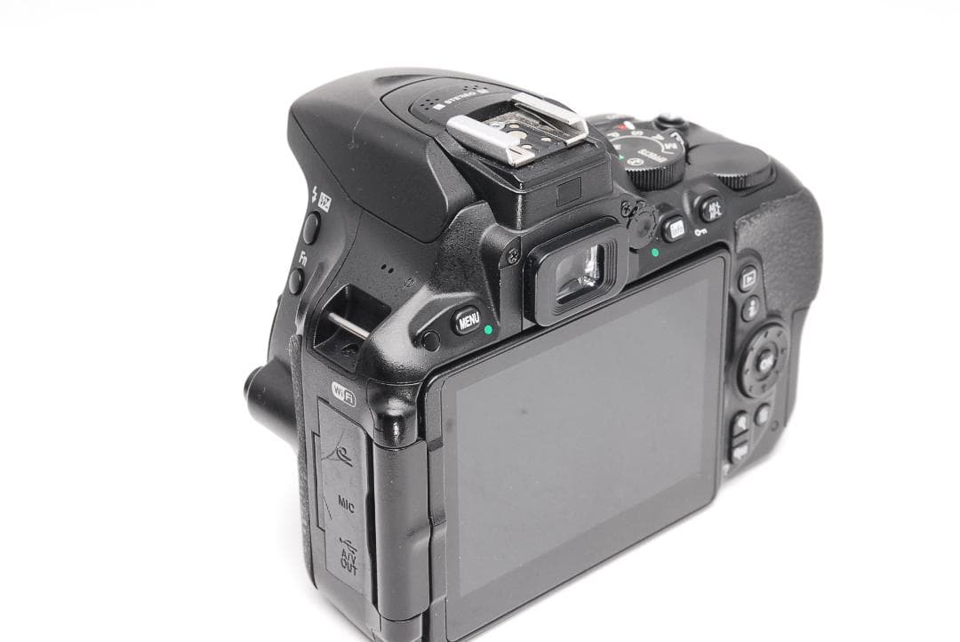 Nikon D5500 ♥カメラデビューに♥Wi-Fi &自撮り♥手ぶれ補正