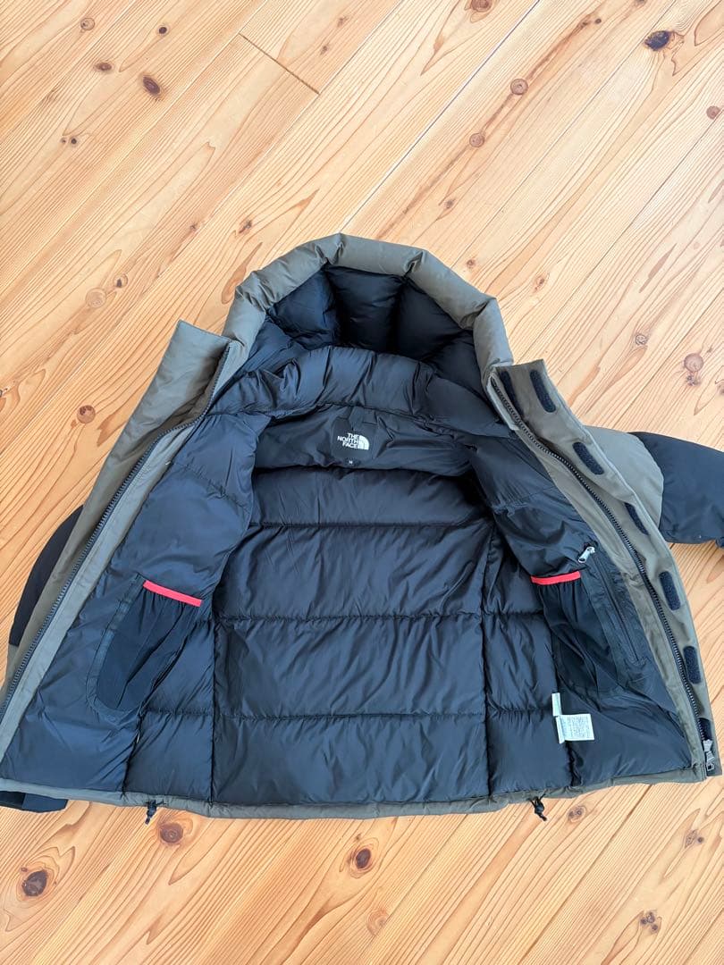 ザノースフェイス バルトロライトジャケット　　正規品 防寒 収納袋付