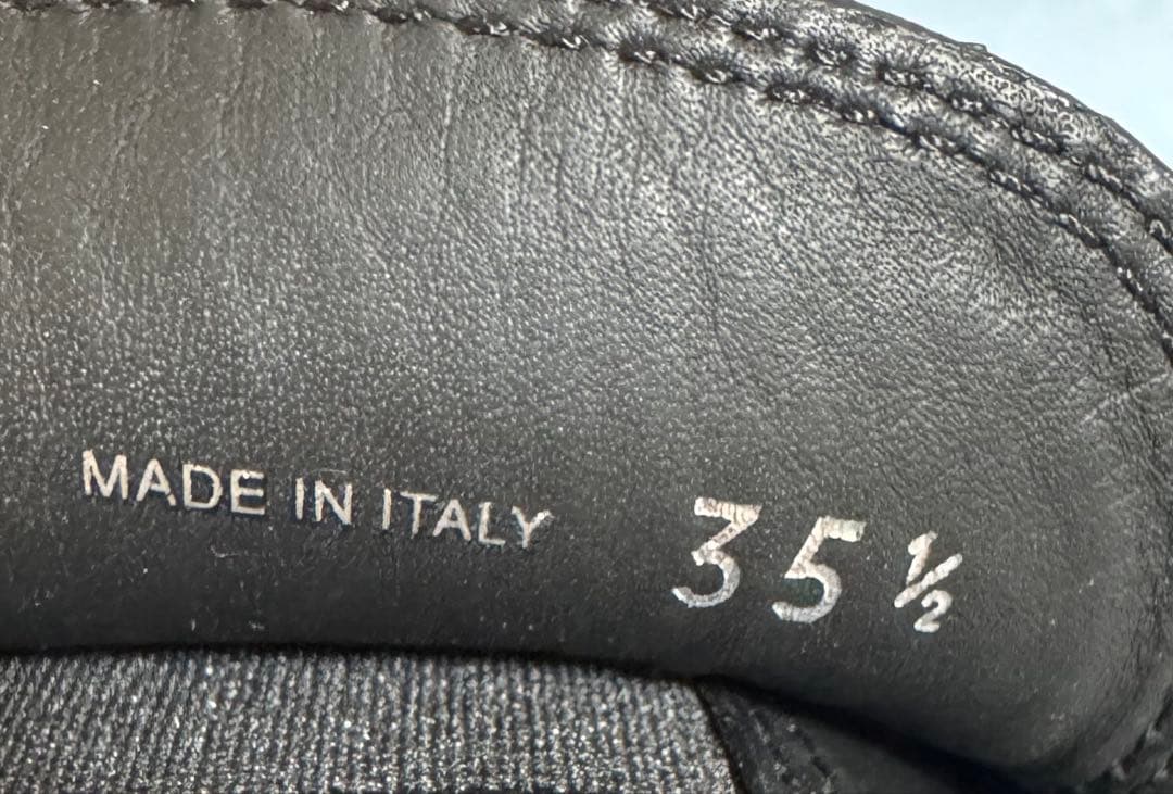 【美品】プラダ レザーローファー