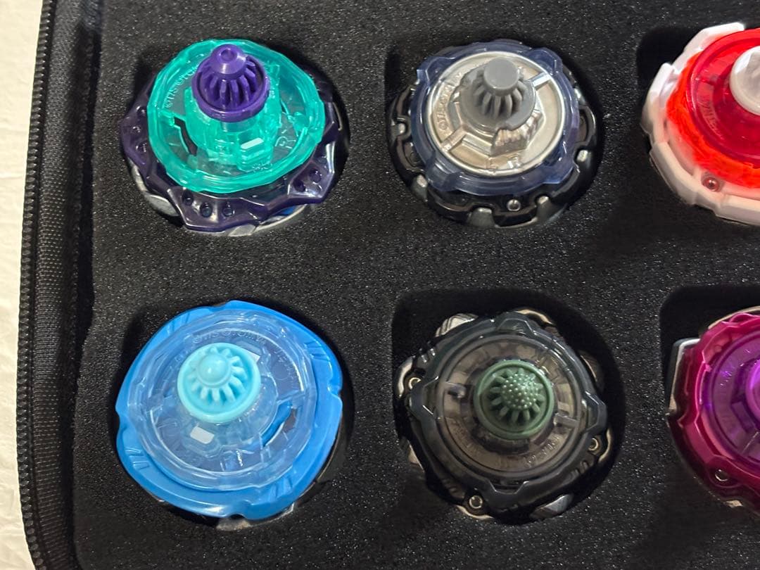 ベイブレードX まとめ売り ベイ8個、ランチャー、ケースなど付属