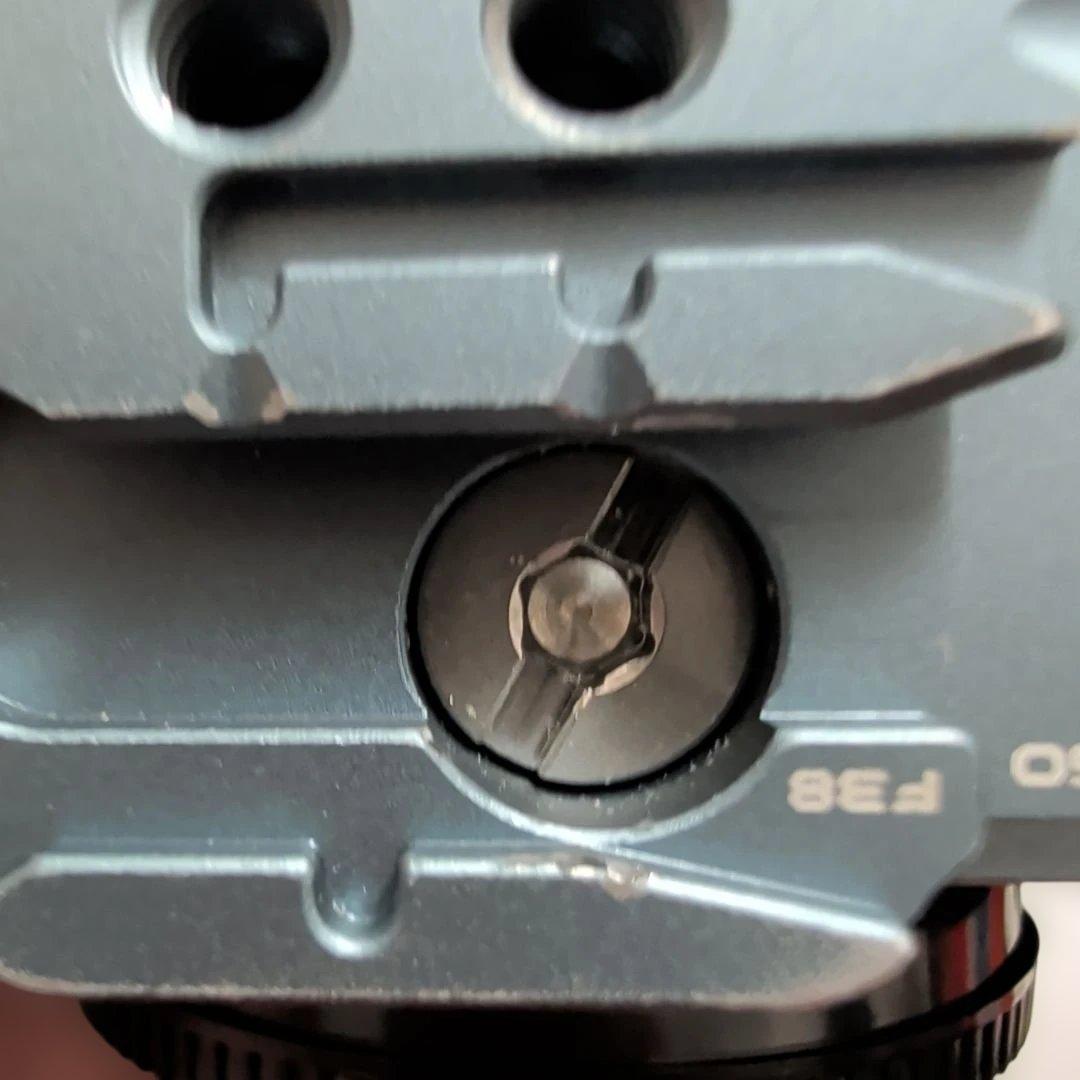 美品 Sony A7C II 本体 シャッター数8860 ケージ付