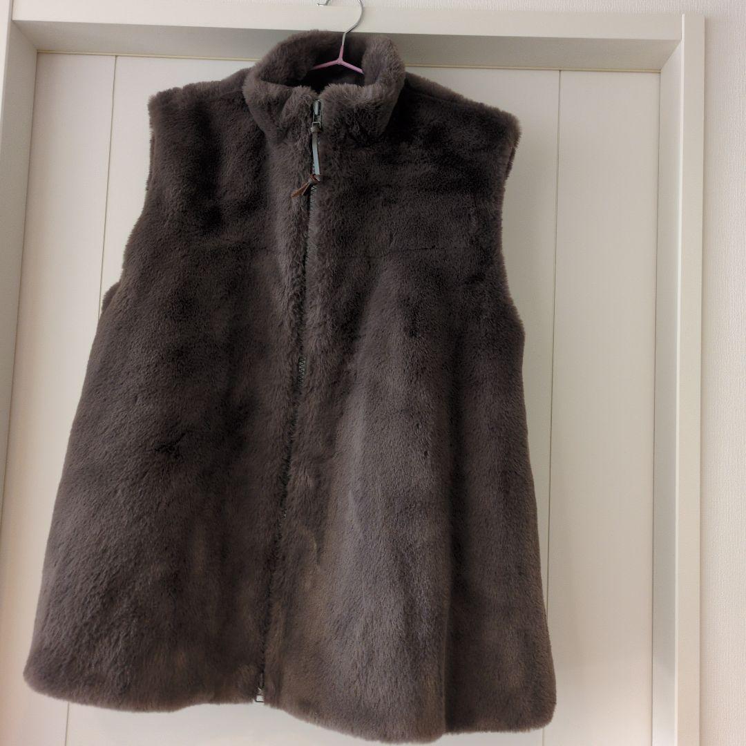 ASTRÆT ダークグレー フェイクファーベスト未使用
