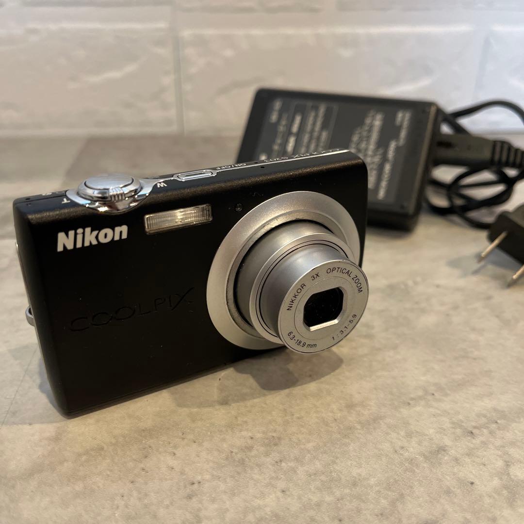 Nikon COOLPIX コンパクトデジタルカメラ　S203