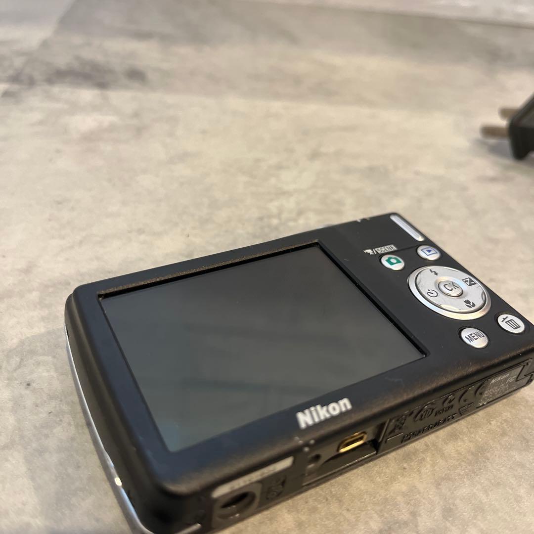 Nikon COOLPIX コンパクトデジタルカメラ　S203