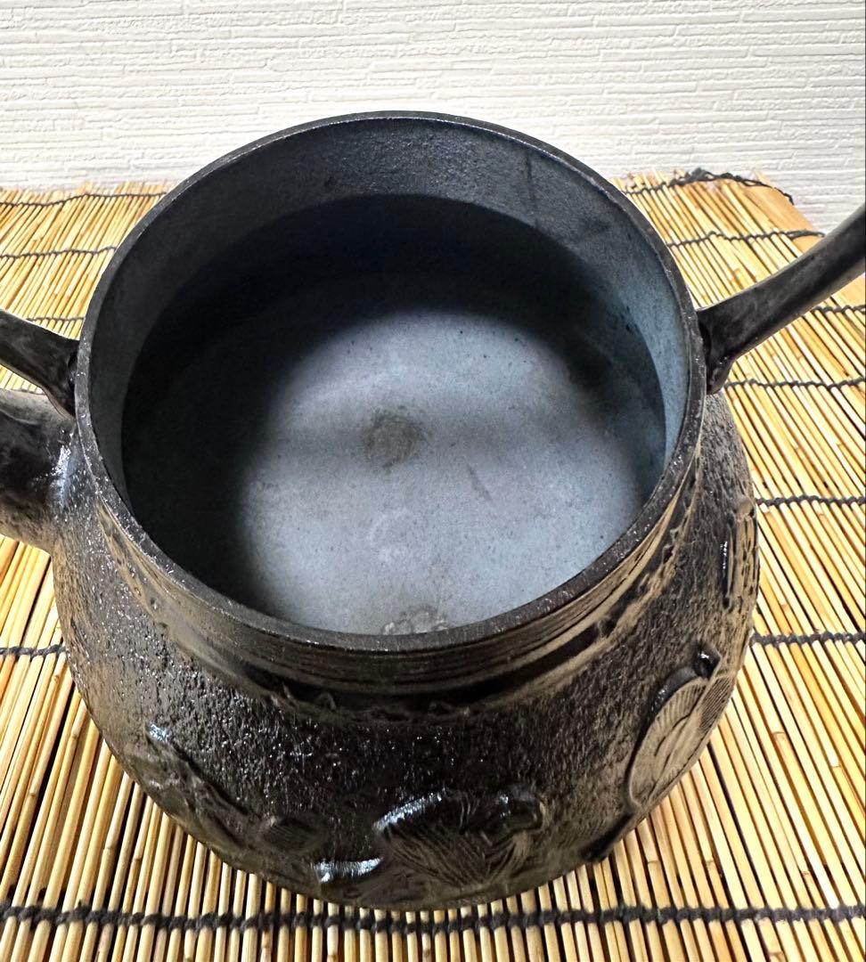 未使用品、供箱、栞付　南部岩鋳四代目清末作 　真作保証　１８型コシキ宝　南部鉄瓶