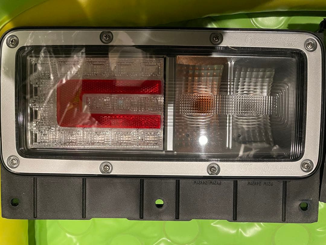 ヒノ　テールランプ