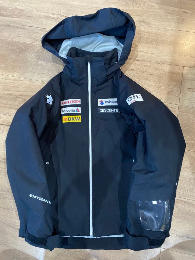 DESCENTE スキーウェア 黒 赤