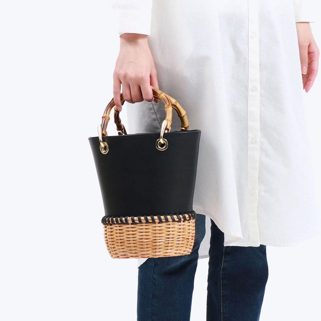 大幅値下げ！！【美品】ヴィオラドーロ　バケツ型黒合成皮革かごバッグ