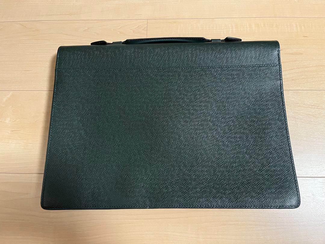 m*o様 ルイヴィトン タイガ セルヴィエット クラド M30074 鍵×2