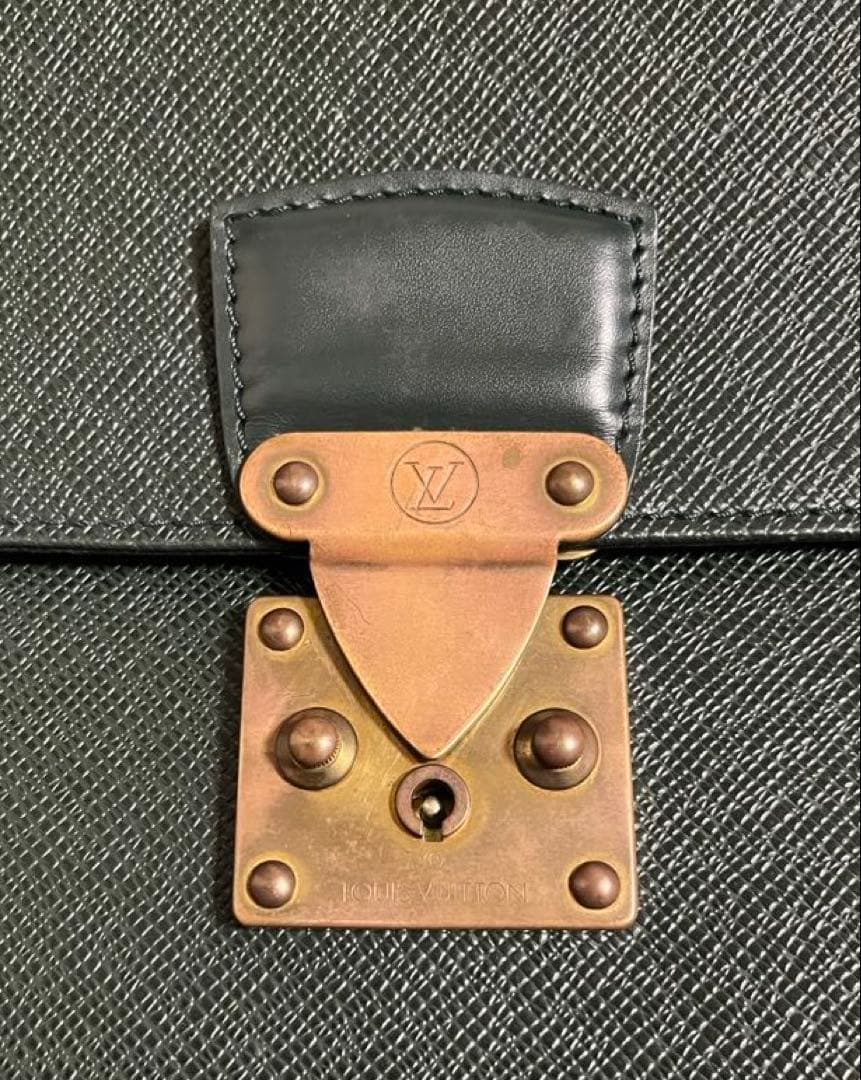 m*o様 ルイヴィトン タイガ セルヴィエット クラド M30074 鍵×2