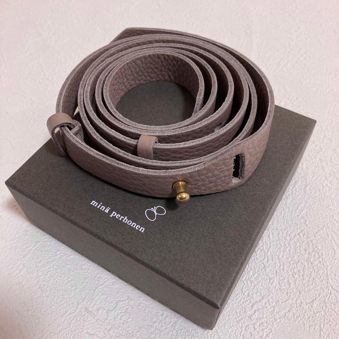【美品】ミナペルホネン　cross レザー　ベルト　グレー