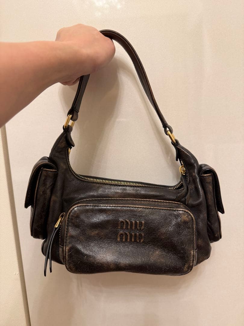 miu miu ポケット　ナッパレザー　バッグ