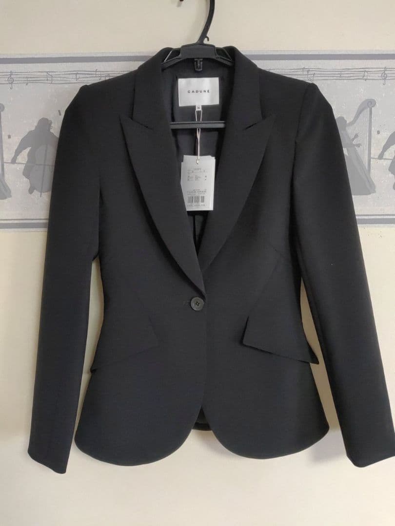 専用　新品タグ付き　CADUNE ラインジャケット　テーラードジャケット