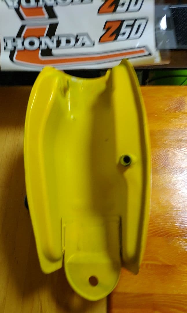 モンキーフレーム用 4Lタンク 鍵、デカール付き