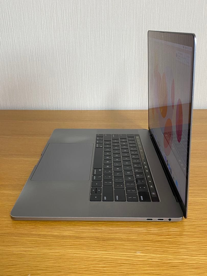 15インチMacBook Pro 2019 高性能上位モデル　MacBook本体