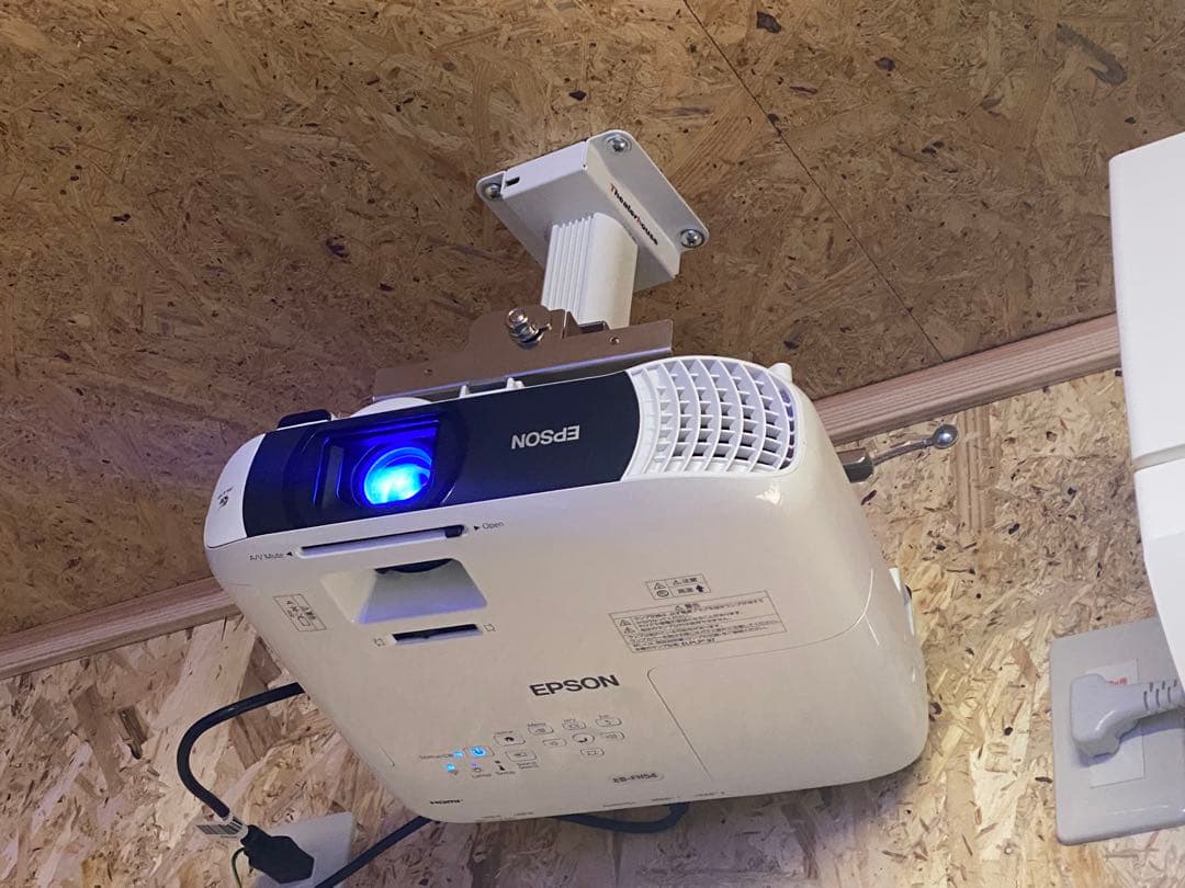 EPSON EB-FH54 プロジェクター 本体