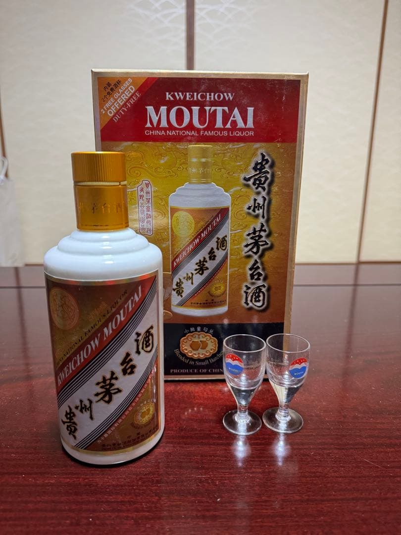 白酒　MOUTAI
