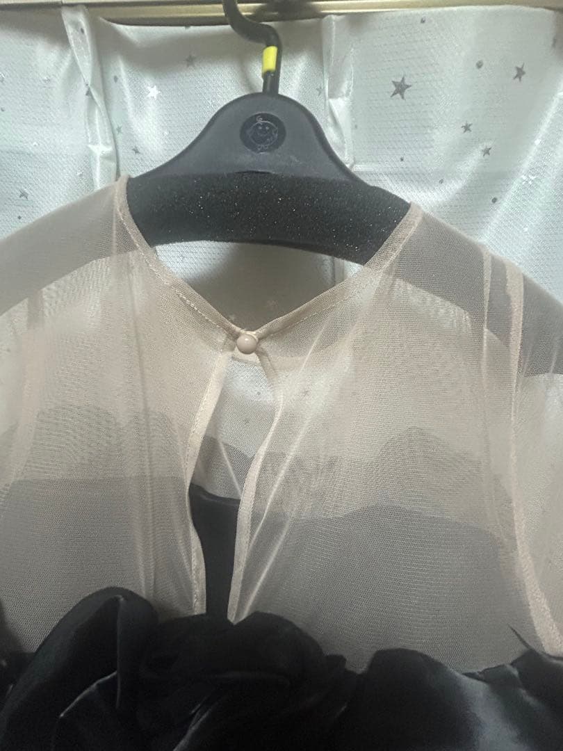 My shawtyブラックフリルオフショルダーパーティドレス