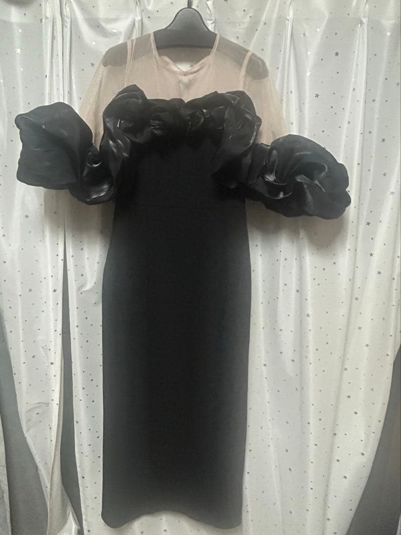 My shawtyブラックフリルオフショルダーパーティドレス