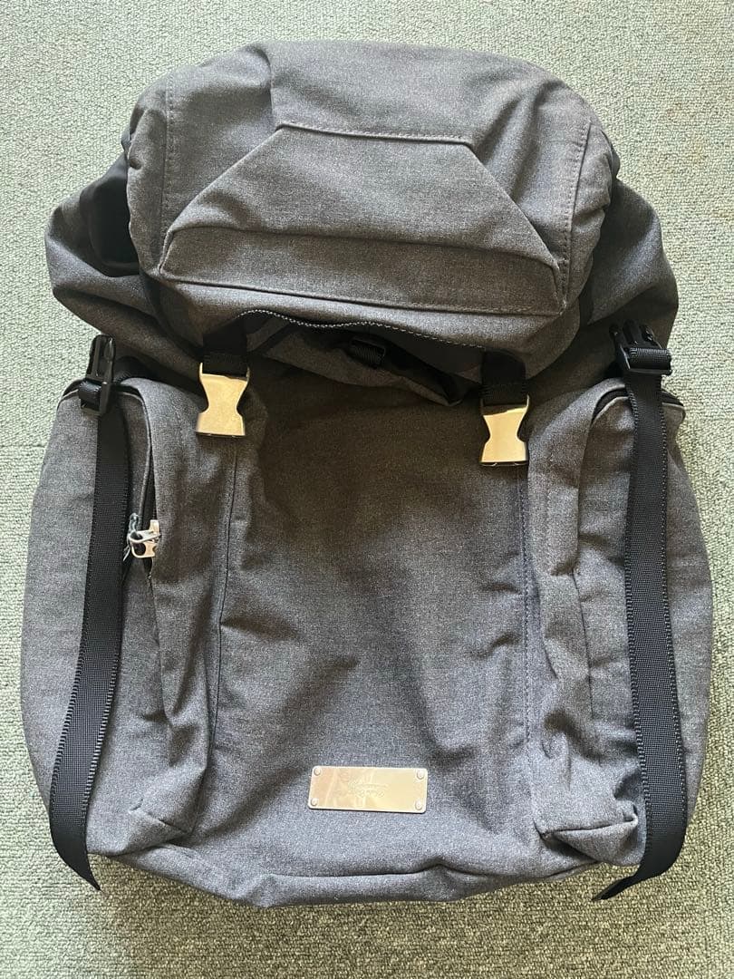 UNDERCOVER アンダーカバー プラダ型 リュック グレー　値下げ交渉可