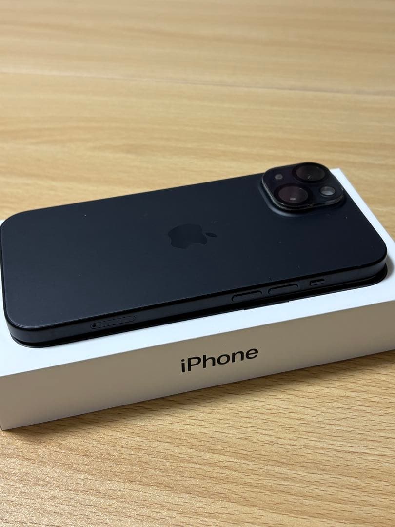 iPhone 15ブラック 本体　256GB simフリー