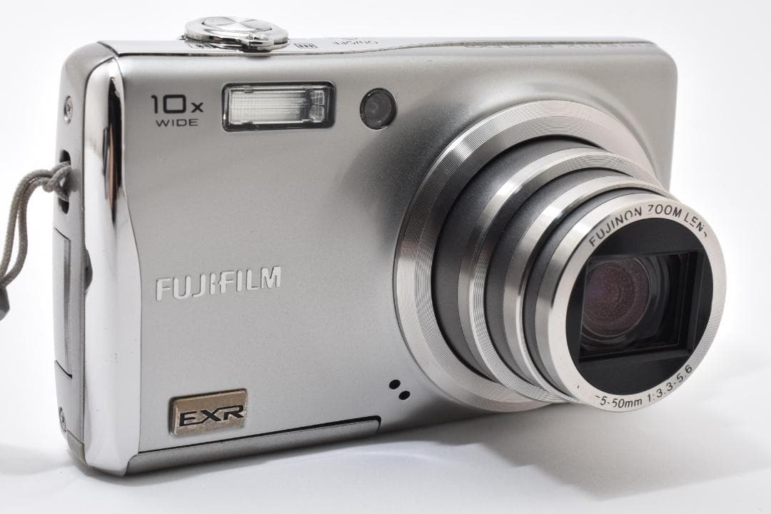 フジフィルム　FUJIFILM Finepix F70EXR シルバー