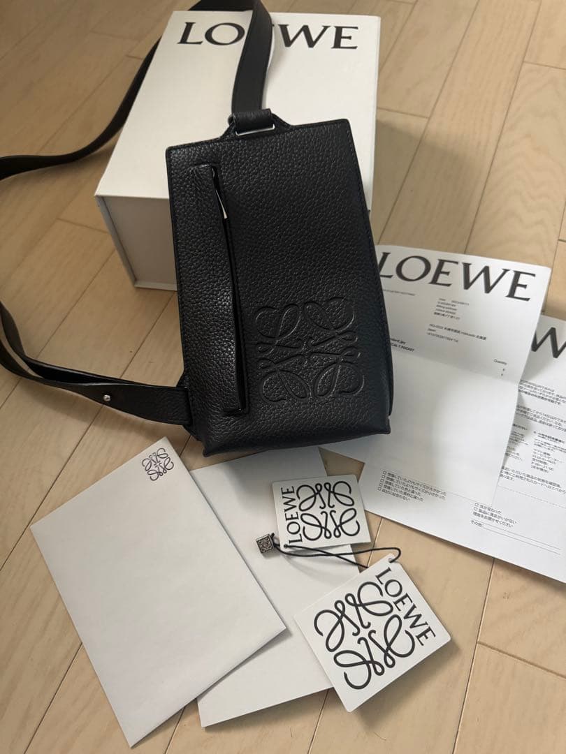 LOEWE バーティカルTポケット