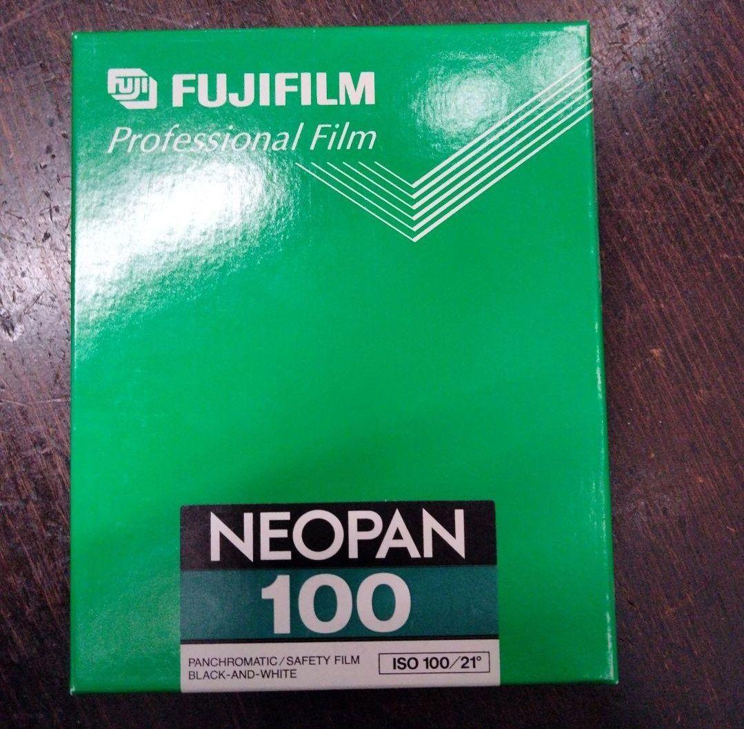 ネオパン100 未開封期限切れとNikon F-801s