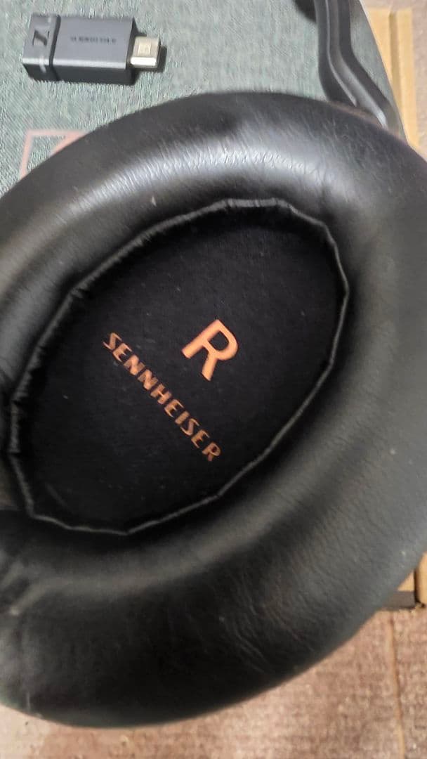 ヘッドホン Sennheiser Momentum4 Wireless +BTD600