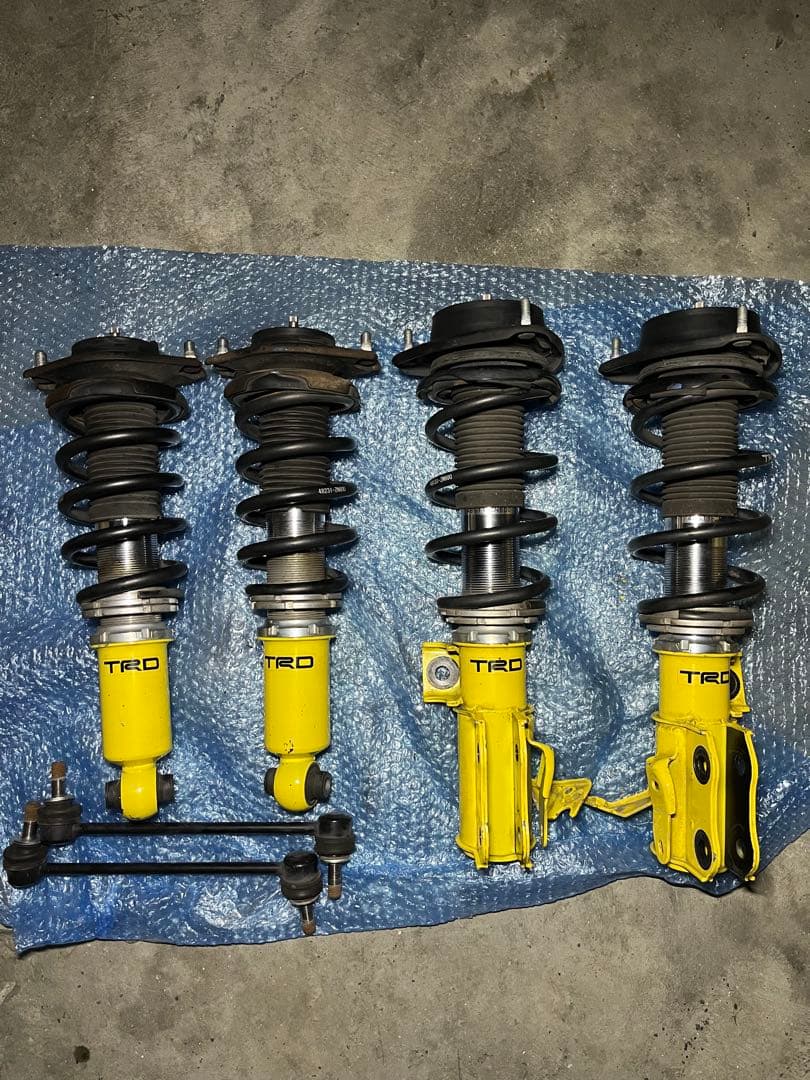 TRD 全長式サスペンション　車高調フルタップ 86 BRZ ZN6 ZC6