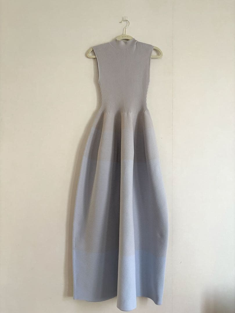 anuans ノースリーブホールガーメントニットワンピース　sax